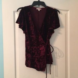 Velvet v neck size small GB